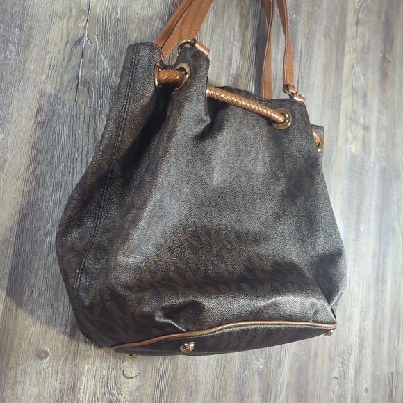 Michael Kors Brown/Tan Signature Coated Leather Jet Set Drawstring Bag Large - Picture 14 of 14